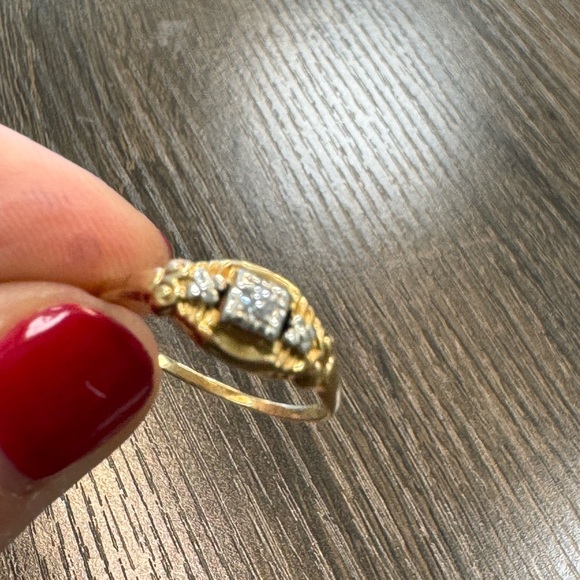 14K yellow gold and diamonds set in 14K white gold promise ring 1.18g - Picture 15 of 16